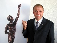 Gerhard R. Daiger, Geschäftsführer der Dr. Walser Dental GmbH Gerhard R. Daiger, Geschäftsführer der Dr. Walser Dental GmbH