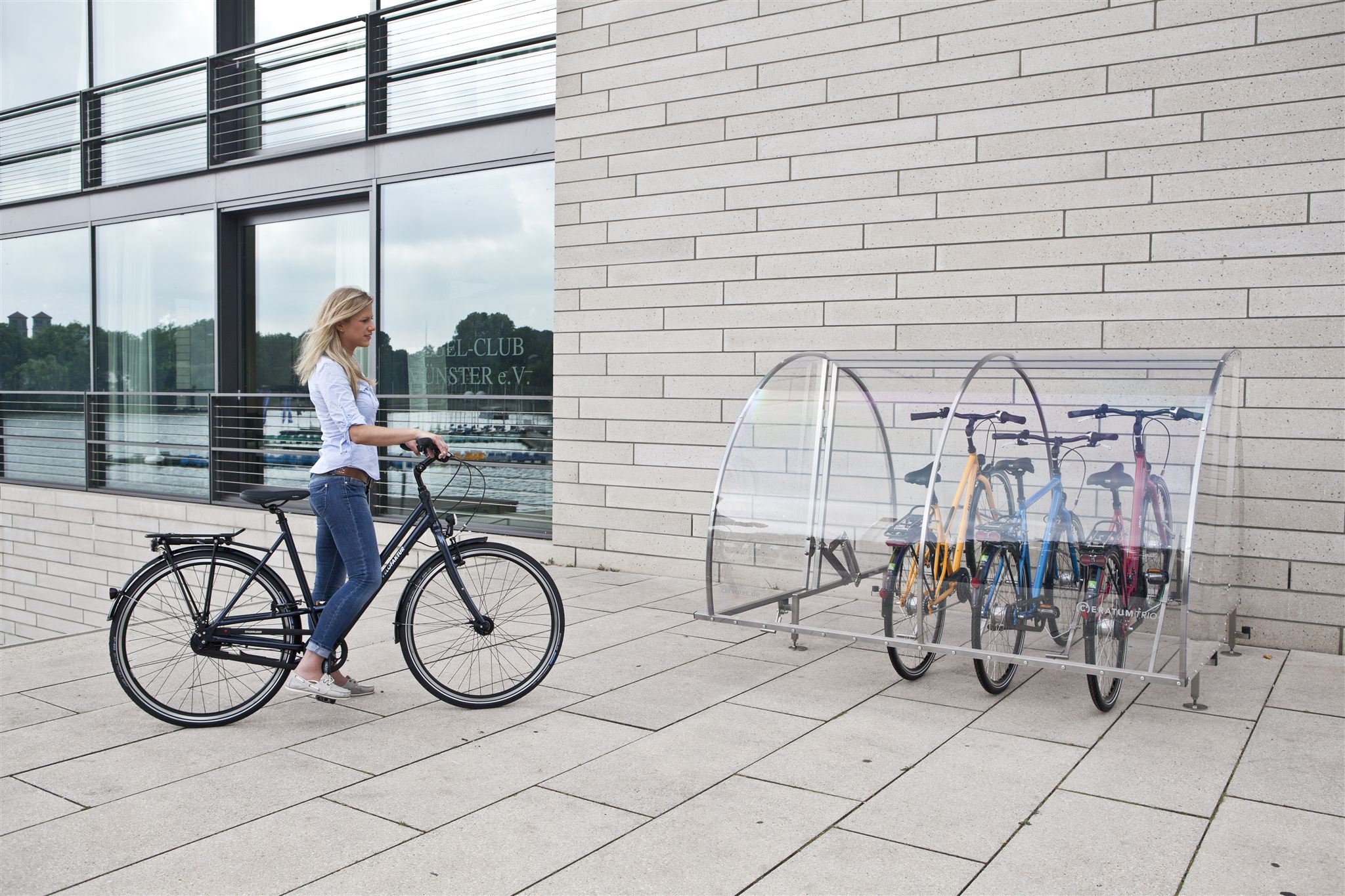 Fahrradgarage von CERVOTEC, abschließbar und design-orientiert