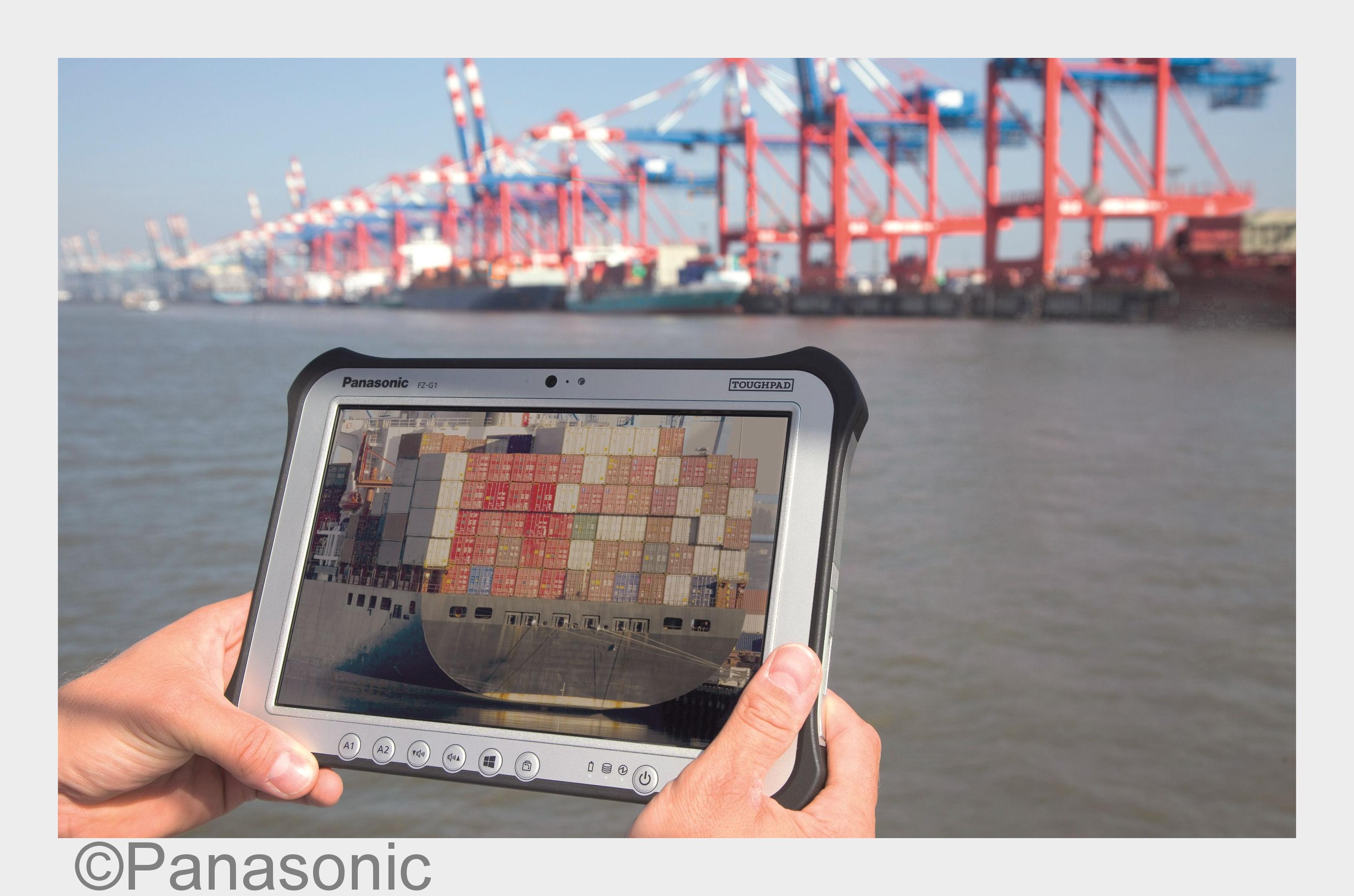 Panasonic TOUGHPAD FZ-G1 im Containerhafen (Bildquelle: Panasonic) Panasonic TOUGHPAD FZ-G1 im Containerhafen (Bildquelle: Panasonic)