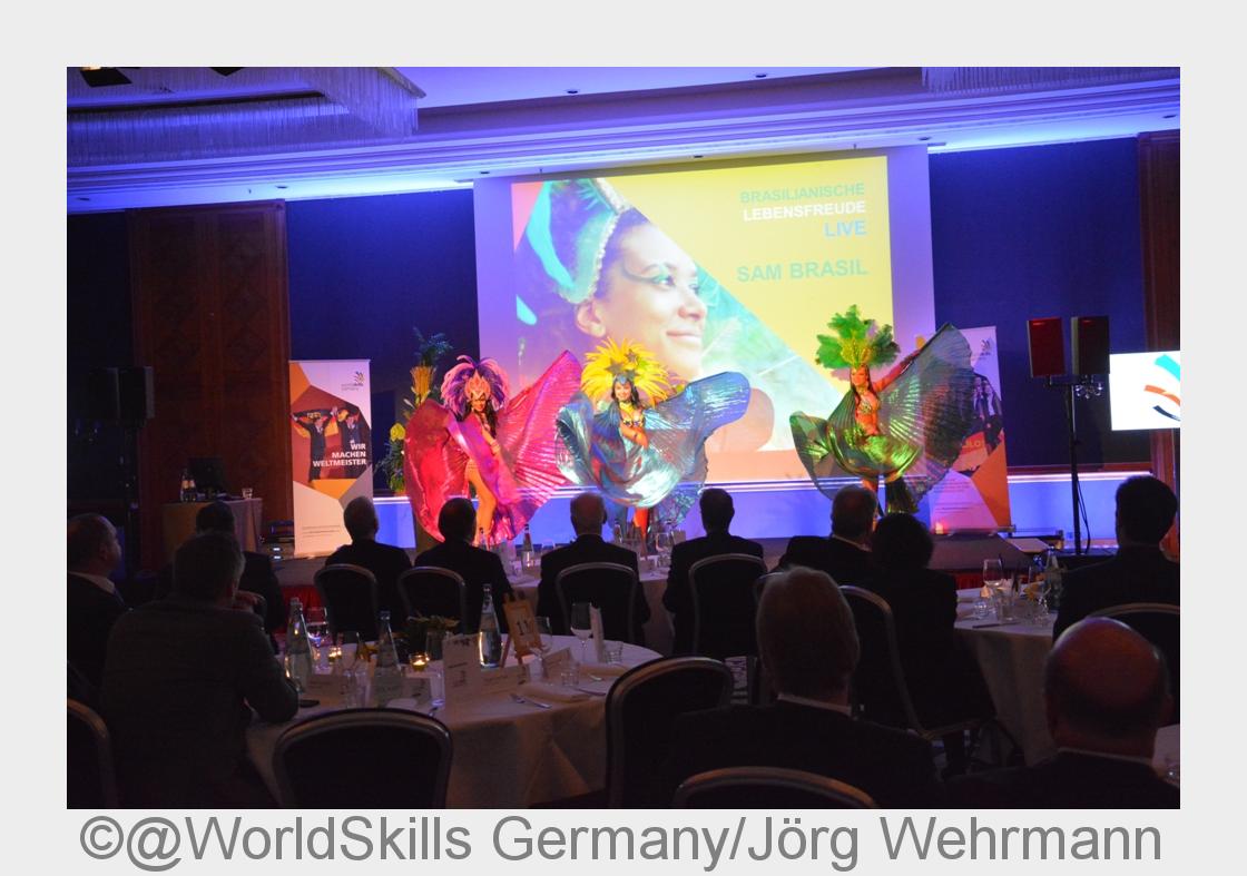 Temperamentvolle Einstimmung auf die Berufe-WM in Sao Paulo/Brasilien beim WorldSkills Germany Forum Temperamentvolle Einstimmung auf die Berufe-WM in Sao Paulo/Brasilien beim WorldSkills Germany Forum