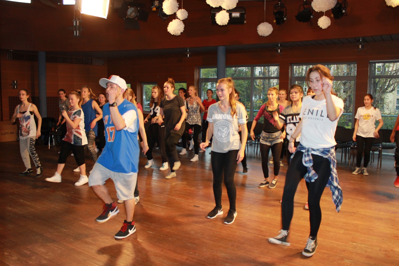 Hip Hop-Kurs zu den 1. L.E. Dance Days mit Matthias"Mazze" Arndt im Riverboat Hip Hop-Kurs zu den 1. L.E. Dance Days mit Matthias"Mazze" Arndt im Riverboat