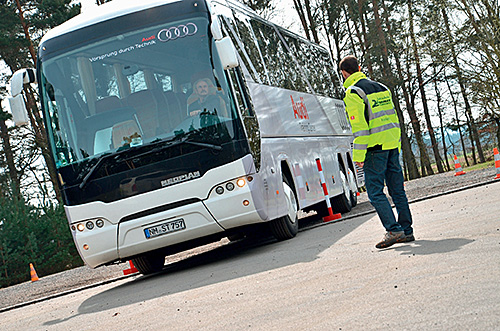 Neue Termine für das Busfahrer-Training in Theorie und Praxis von Dittmeier und DEKRA