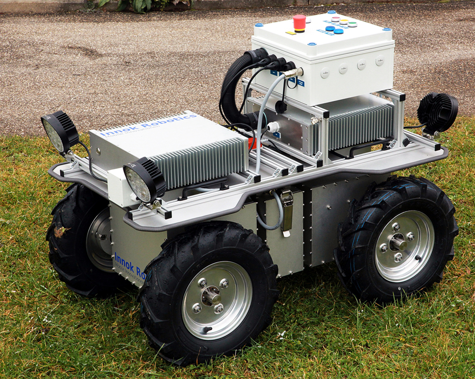 Der autonom fahrende Roboter?Innok Heros?kommt in europäischem Forschungsbergwerk zum Einsatz. Der autonom fahrende Roboter?Innok Heros?kommt in europäischem Forschungsbergwerk zum Einsatz.