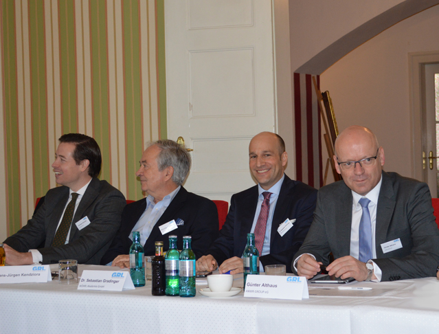 V.l.n.r.: Thorsten Schmitz, Hans-Jürgen Kenziora, Dr. Sebastian Gradinger und Günter Althaus V.l.n.r.: Thorsten Schmitz, Hans-Jürgen Kenziora, Dr. Sebastian Gradinger und Günter Althaus