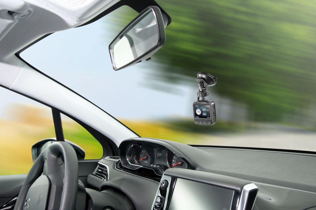 POI-Pilot 7000 GPS-POI-Warner mit Super-HD-Dashcam, www.pearl.de POI-Pilot 7000 GPS-POI-Warner mit Super-HD-Dashcam, www.pearl.de