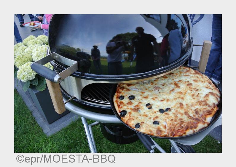 Mit dem Smokin?PizzaRing lassen sich leckere Pizzen wie aus dem Steinofen zubereiten. (Bildquelle: e