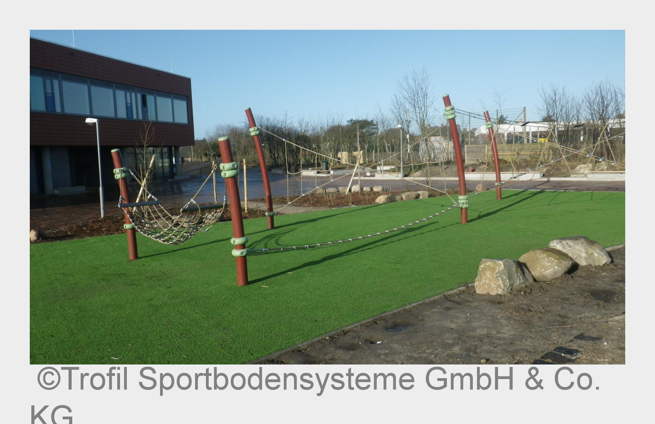 Spielplatz mit Fallschutzsystem auf Sylt (Bildquelle: Trofil Sportbodensysteme GmbH& Co. KG)