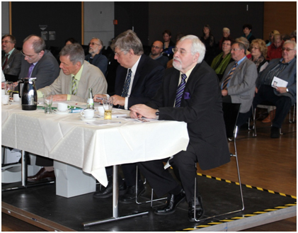 Leistungssingen in Bitburg, November 2014: Der kritischen Jury entgeht kein Detail. Leistungssingen in Bitburg, November 2014: Der kritischen Jury entgeht kein Detail.