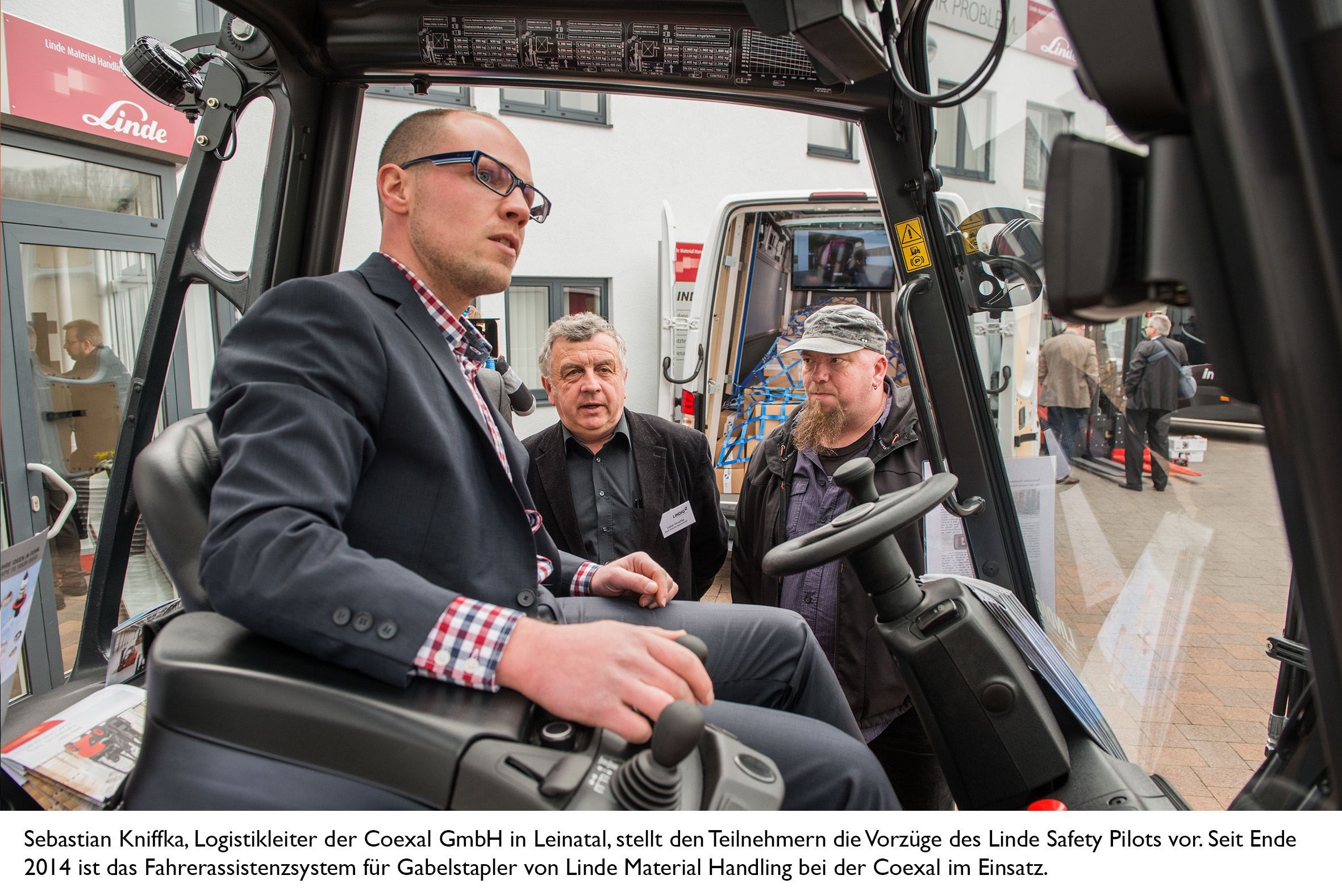 Sebastian Kniffka stellt den Linde Safety Pilot vor. Sebastian Kniffka stellt den Linde Safety Pilot vor.