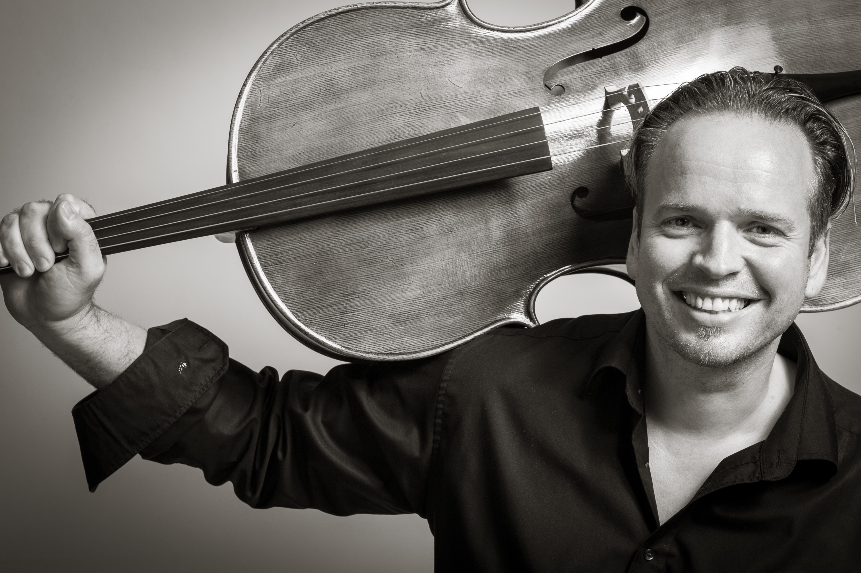 Thorsten Theis ist Cellobauer mit Herzblut für außergewöhnliche Instrumente Thorsten Theis ist Cellobauer mit Herzblut für außergewöhnliche Instrumente