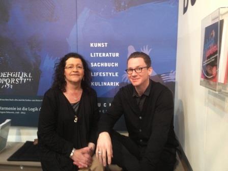v.l. Jennifer Stone, Autorin"Lavendelblüten", Martin Kolozs Autor von"Ein Funke Leben