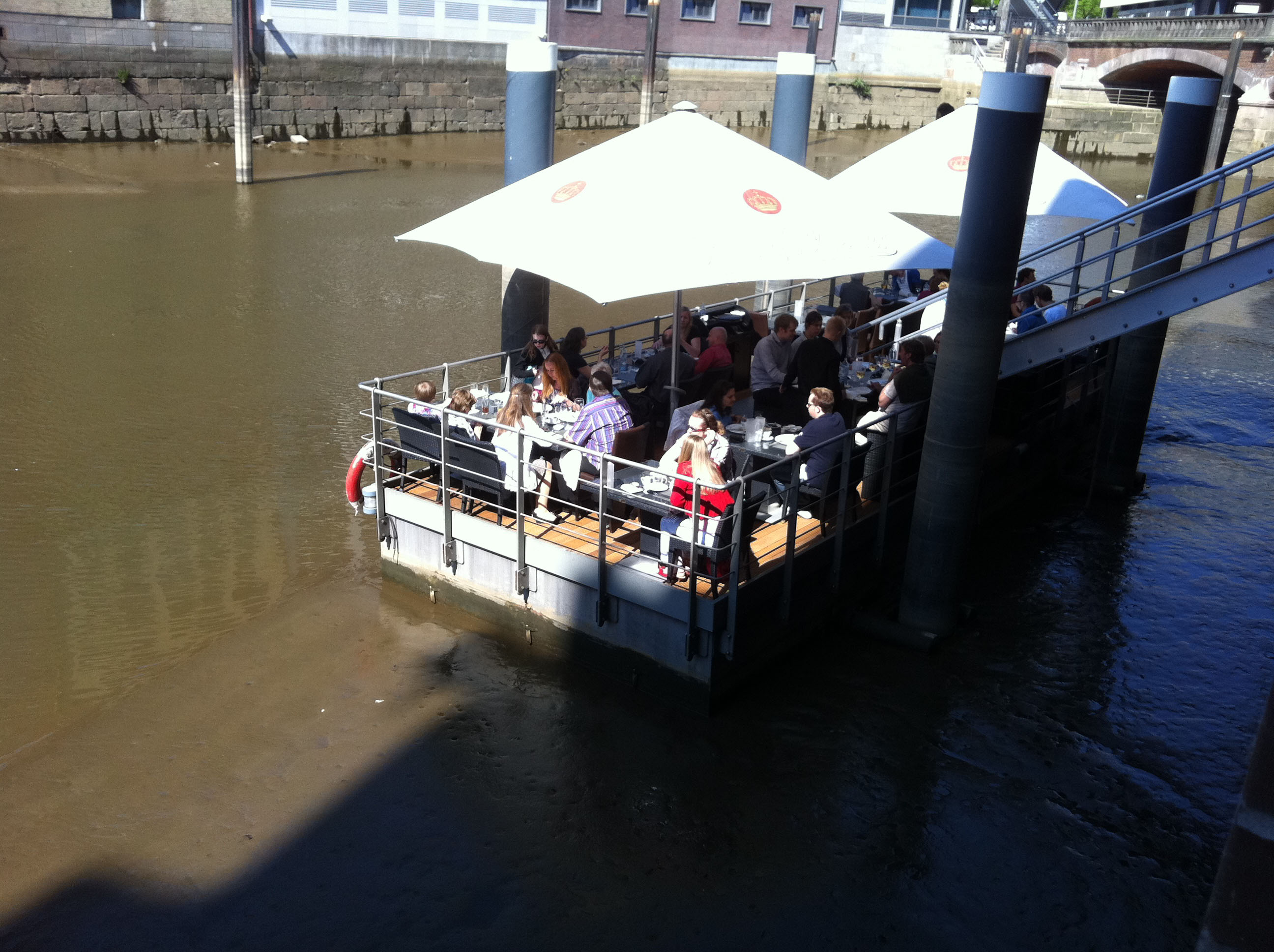 Osterbrunch im NIDO: Der Ponton am Fleet