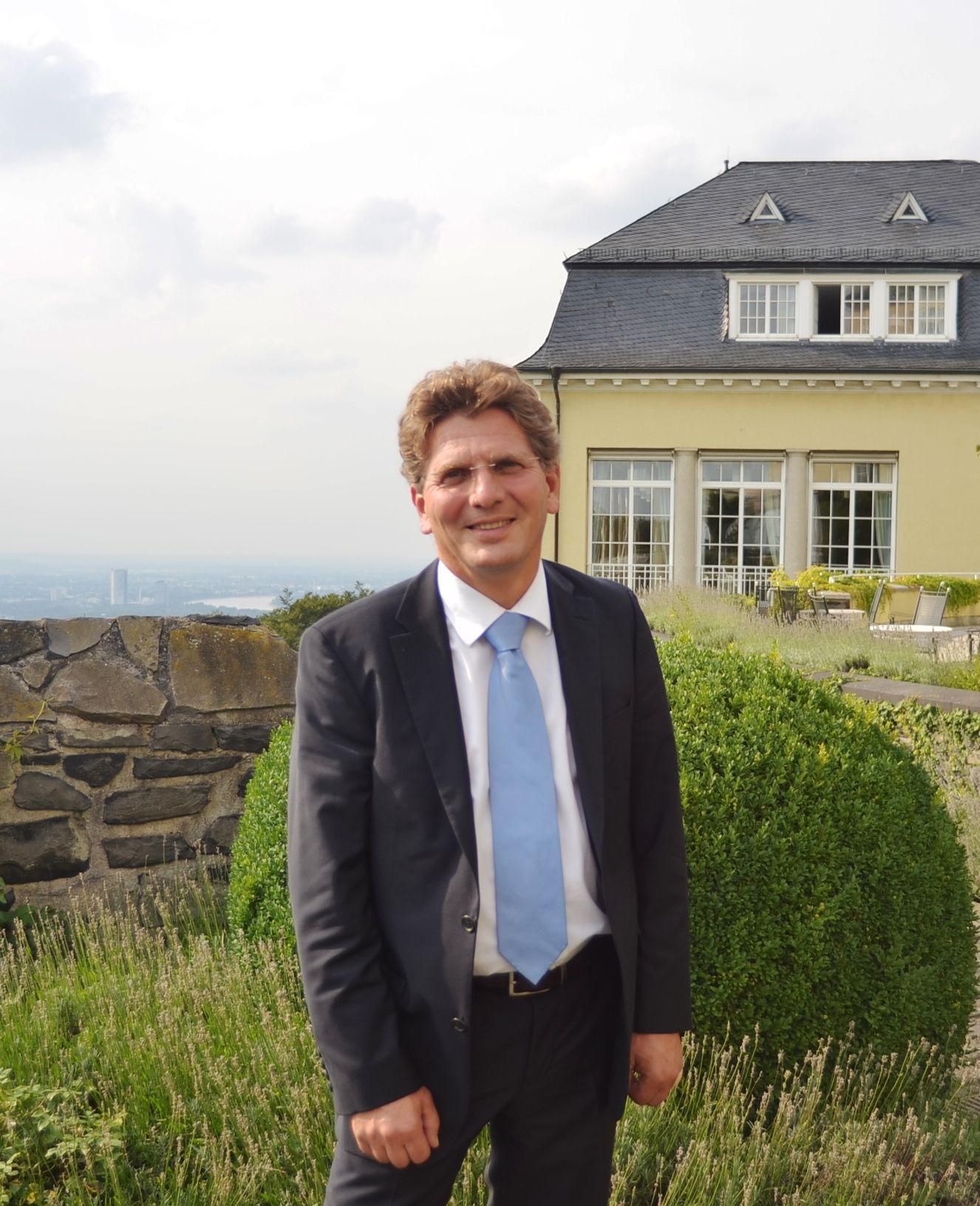 Dr. Jörg Rathenow gilt als pragmatischer Vordenker für Betonschutz unter Extrembedingung. Copyright: