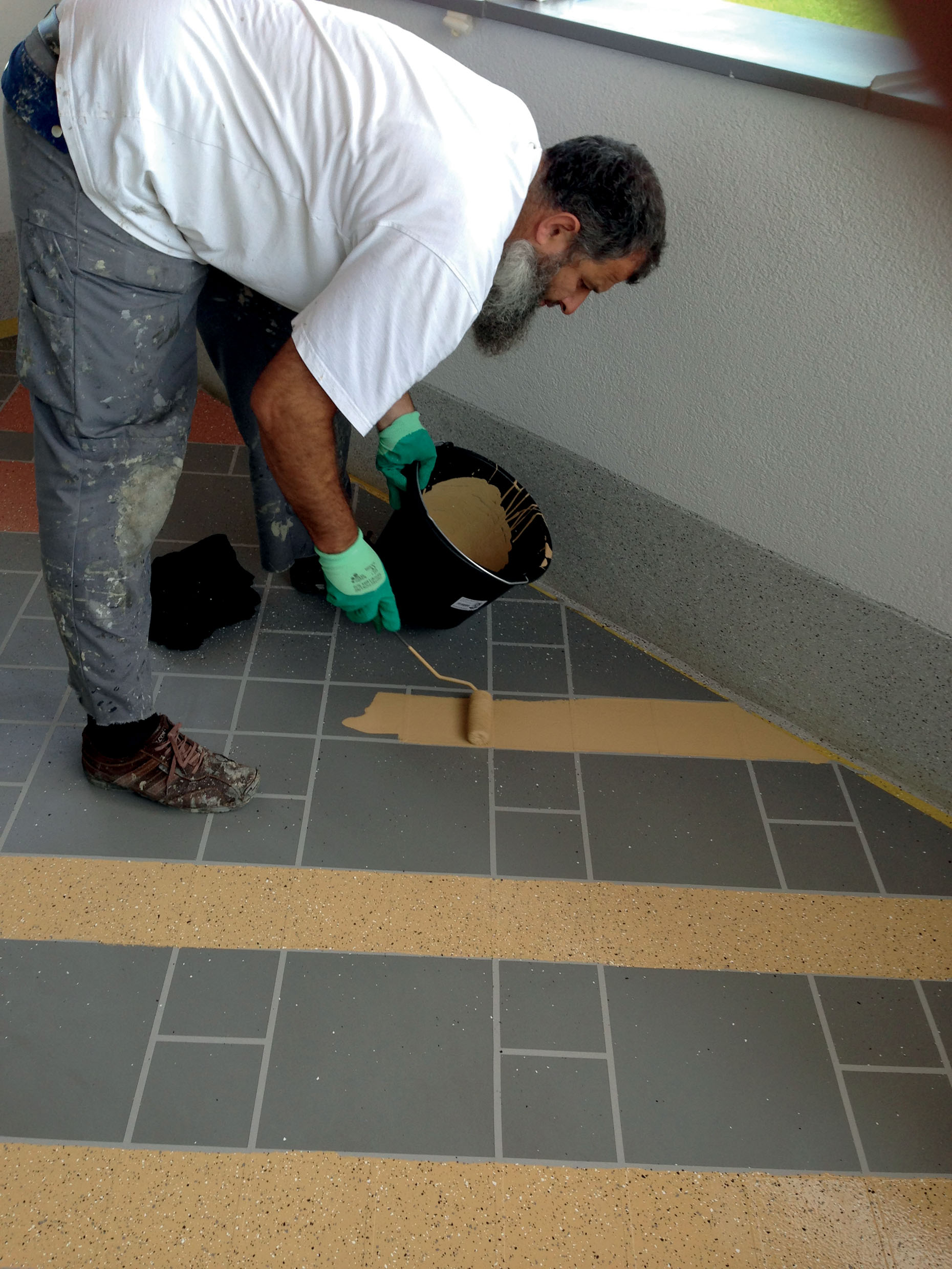 Mit dem Abdichtungssystem Triflex BTS-P haben Fachverarbeiter den Balkon abgedichtet.