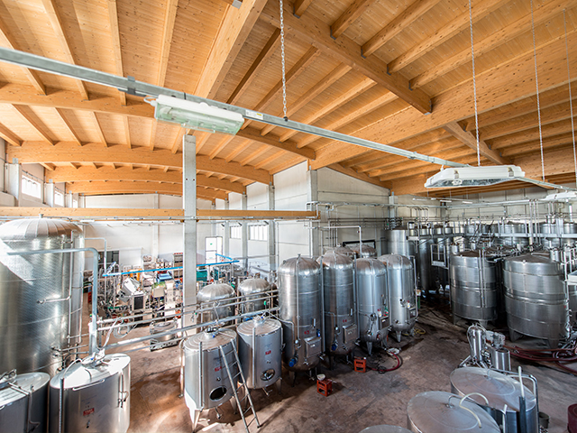 Diese Weinkellerei ist eines von vielen Projekten von Pabst Holz im europäischen Raum. Diese Weinkellerei ist eines von vielen Projekten von Pabst Holz im europäischen Raum.