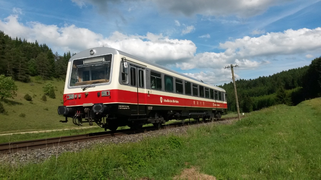 Ab 1. Mai fährt der fünfte Radexpress mit NE81-Triebwagen aus den 1980er-Jahren Sonn- und Feiertags Ab 1. Mai fährt der fünfte Radexpress mit NE81-Triebwagen aus den 1980er-Jahren Sonn- und Feiertags
