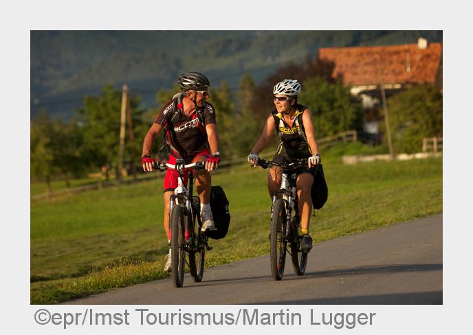 Die Ferienregion Imst bietet Radfahrern auf 260 Kilometern ausgebauten Strecken beste Bedingungen. ( Die Ferienregion Imst bietet Radfahrern auf 260 Kilometern ausgebauten Strecken beste Bedingungen. (