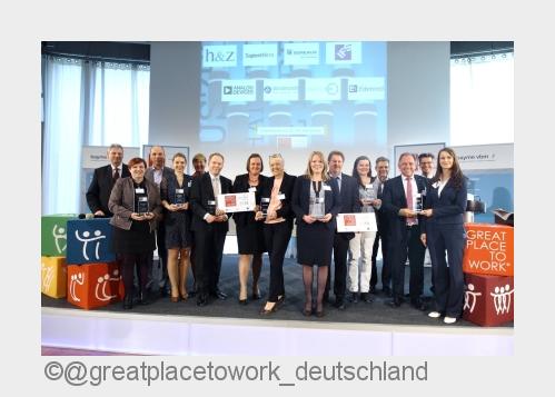 Gruppenbild (4.v.l, Petra Mühlbauer, Human Resources Manager, Edenred Deutschland) (Bildquelle: @gre