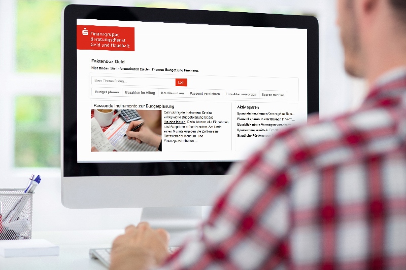 Die Faktenbox Geld schafft Durchblick in allen Finanzfragen, Foto: Fotolia/Igor Mojzes, frei im Text