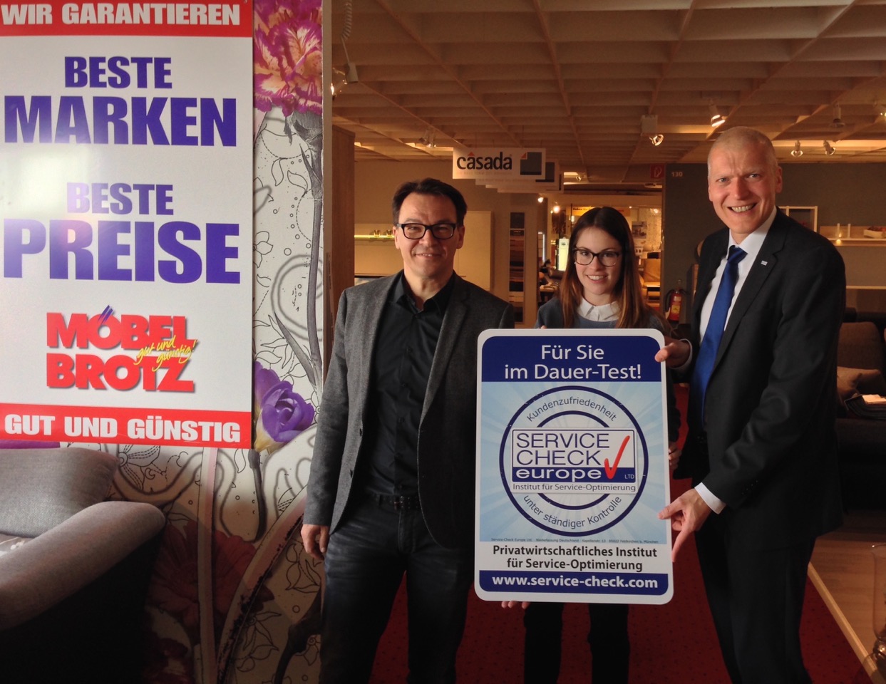 Dr. Thorsten Brotz und Eva Brotz starten den großen SERVICE-CHECK! Dr. Thorsten Brotz und Eva Brotz starten den großen SERVICE-CHECK!