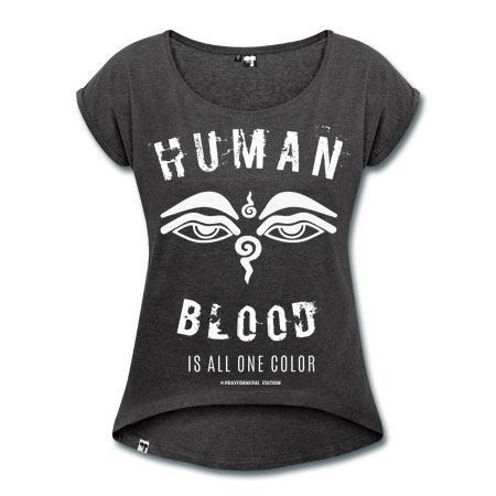Ein Shirt der #PRAYFORNEPAL Edition von HUMAN BLOOD Ein Shirt der #PRAYFORNEPAL Edition von HUMAN BLOOD