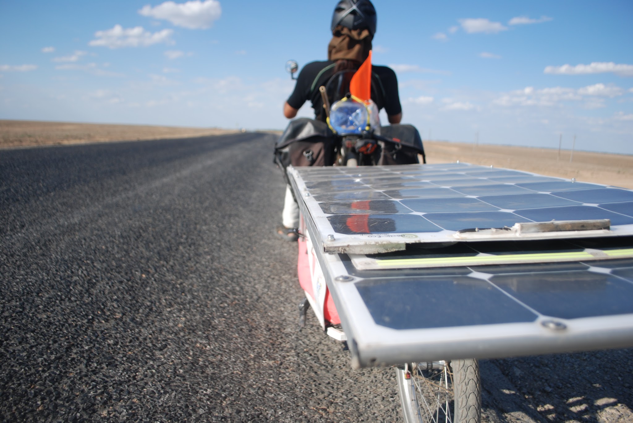 Ein Solar-Bike in der kasachischen Steppe (Symbolfoto - Sun Trip 2013)