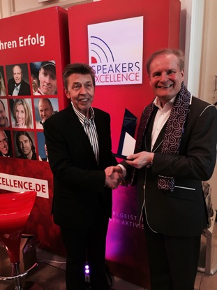 Prof. Dr. Lothar Seiwert und Bernd Seitz bei der Award-Verleihung in Stuttgart