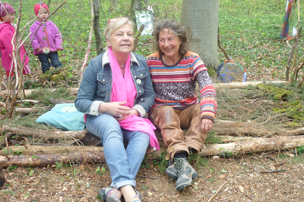 Doris Rothe (re.) und Dr. Barbara Dürr freuen sichüber gemeinsames Projekt Teufelsschlucht