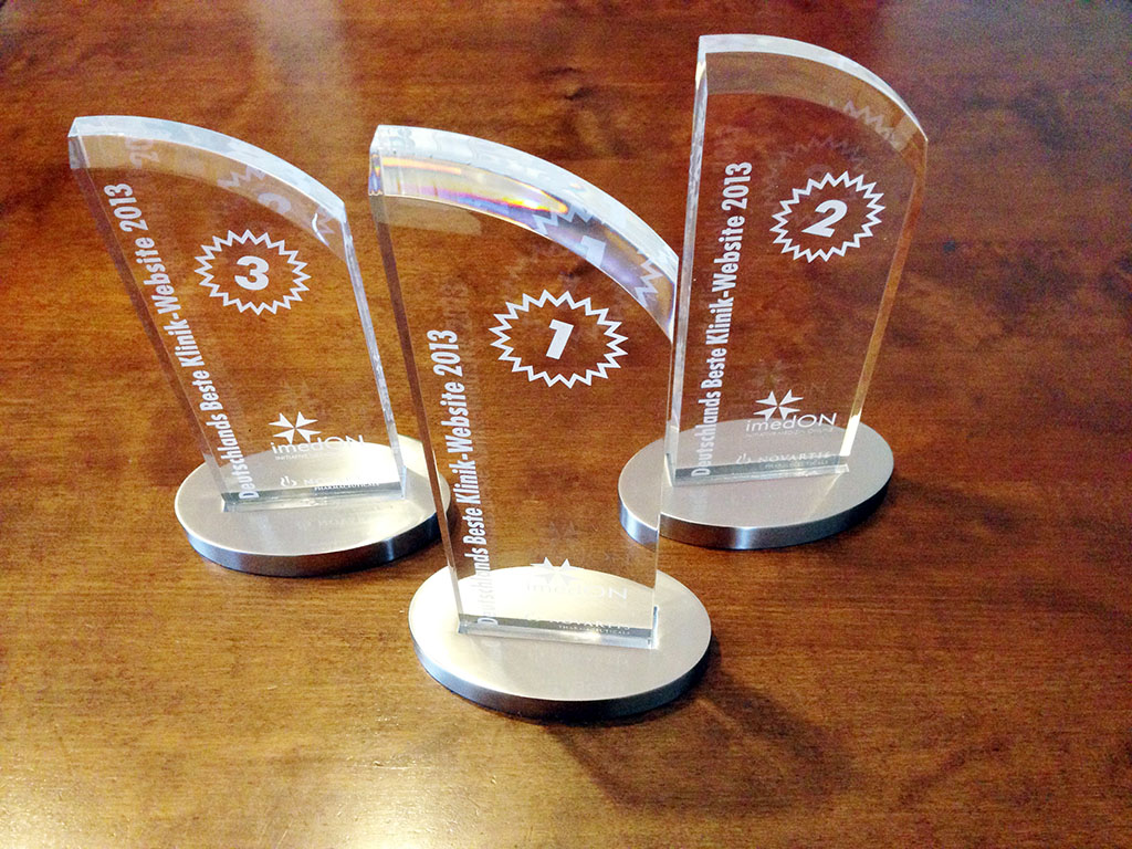 Die begehrten Trophäen um Deutschlands Beste Klinik-Website Die begehrten Trophäen um Deutschlands Beste Klinik-Website