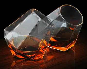 Die Whiskeygläser im Diamant-Look von Thumbs Up (UK) Ltd.. Foto: Firma Die Whiskeygläser im Diamant-Look von Thumbs Up (UK) Ltd.. Foto: Firma
