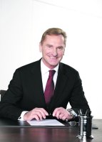 Dr. Josef L. Kastenberger, Geschäftsführender Inhaber und Alleingesellschafter der JK Wohnbau GmbH Dr. Josef L. Kastenberger, Geschäftsführender Inhaber und Alleingesellschafter der JK Wohnbau GmbH