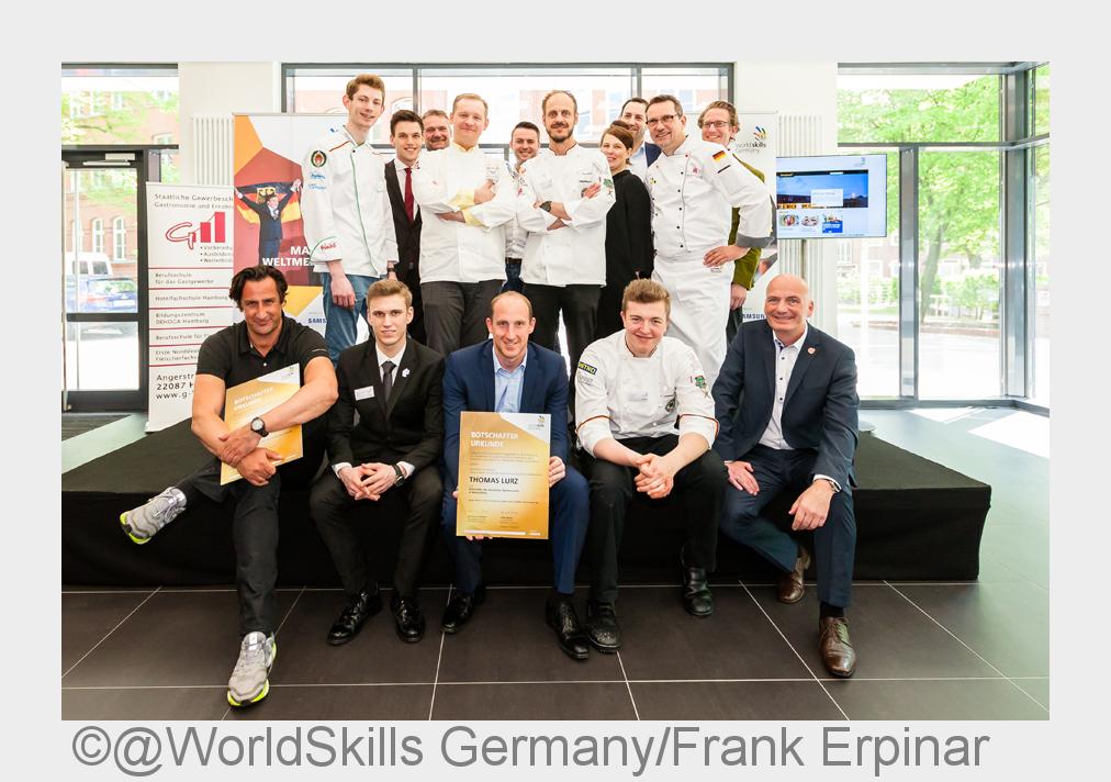 Trainierten für die WorldSkills in Sao Paulo: Angehende und ehemalige WM-Teilnehmer vs. Prominente (