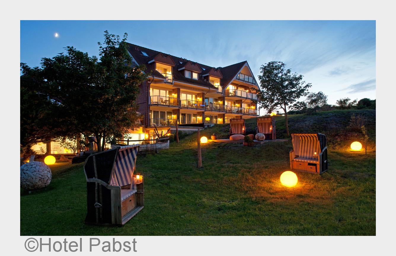 Das 4 Sterne Hotel Pabst in der Abenddämmerung (Bildquelle: Hotel Pabst) Das 4 Sterne Hotel Pabst in der Abenddämmerung (Bildquelle: Hotel Pabst)