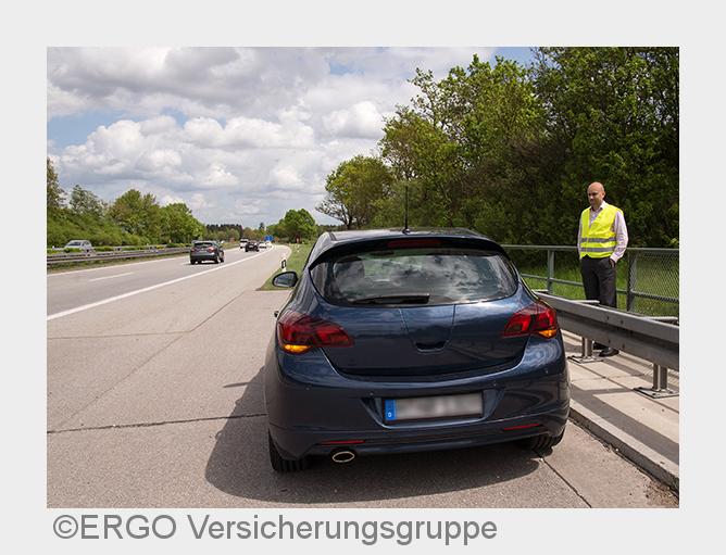 Panne auf der Autobahn (Bildquelle: ERGO Versicherungsgruppe) Panne auf der Autobahn (Bildquelle: ERGO Versicherungsgruppe)
