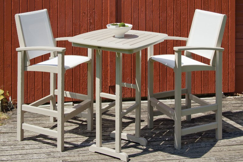 BesterÜberblick in Gartensesseln in Barhöhe, von Casa Bruno American Home Decor