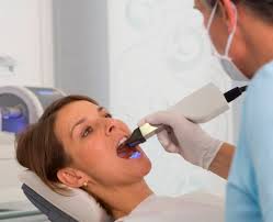 Keine Abdrücke mehr - sondern HD-Video vom Zahn, das ist die neue Methode von CEREC, die von Dr. Zso