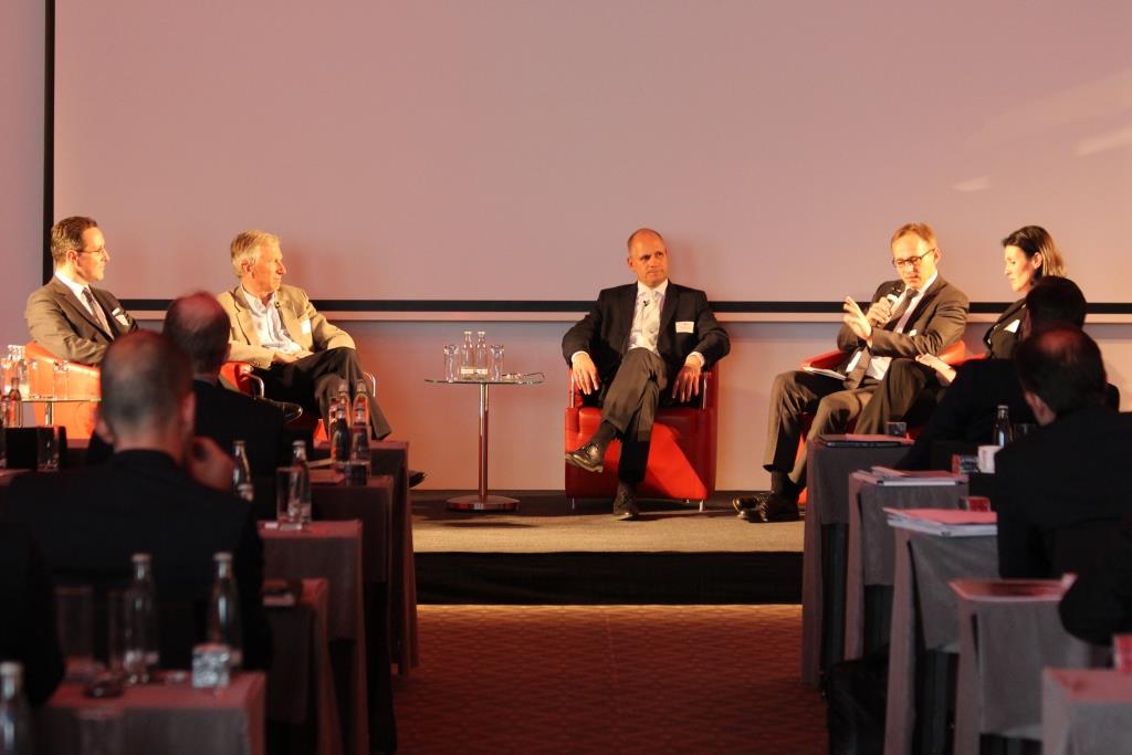 Podiumsdiskussion beim afb Market and Innovation Event 2015 Podiumsdiskussion beim afb Market and Innovation Event 2015