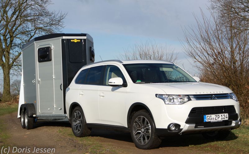 Pferdeanhänger-Zugfahrzeug-Test auf Mit-Pferden-reisen.de: Mitsubishi Outlander 2.2 Di-D AWD AT TOP Pferdeanhänger-Zugfahrzeug-Test auf Mit-Pferden-reisen.de: Mitsubishi Outlander 2.2 Di-D AWD AT TOP