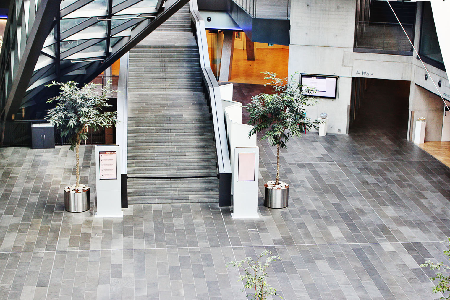 Wegeleitung im Wissenschafts- und Kongresszentrum darmstadtium Wegeleitung im Wissenschafts- und Kongresszentrum darmstadtium