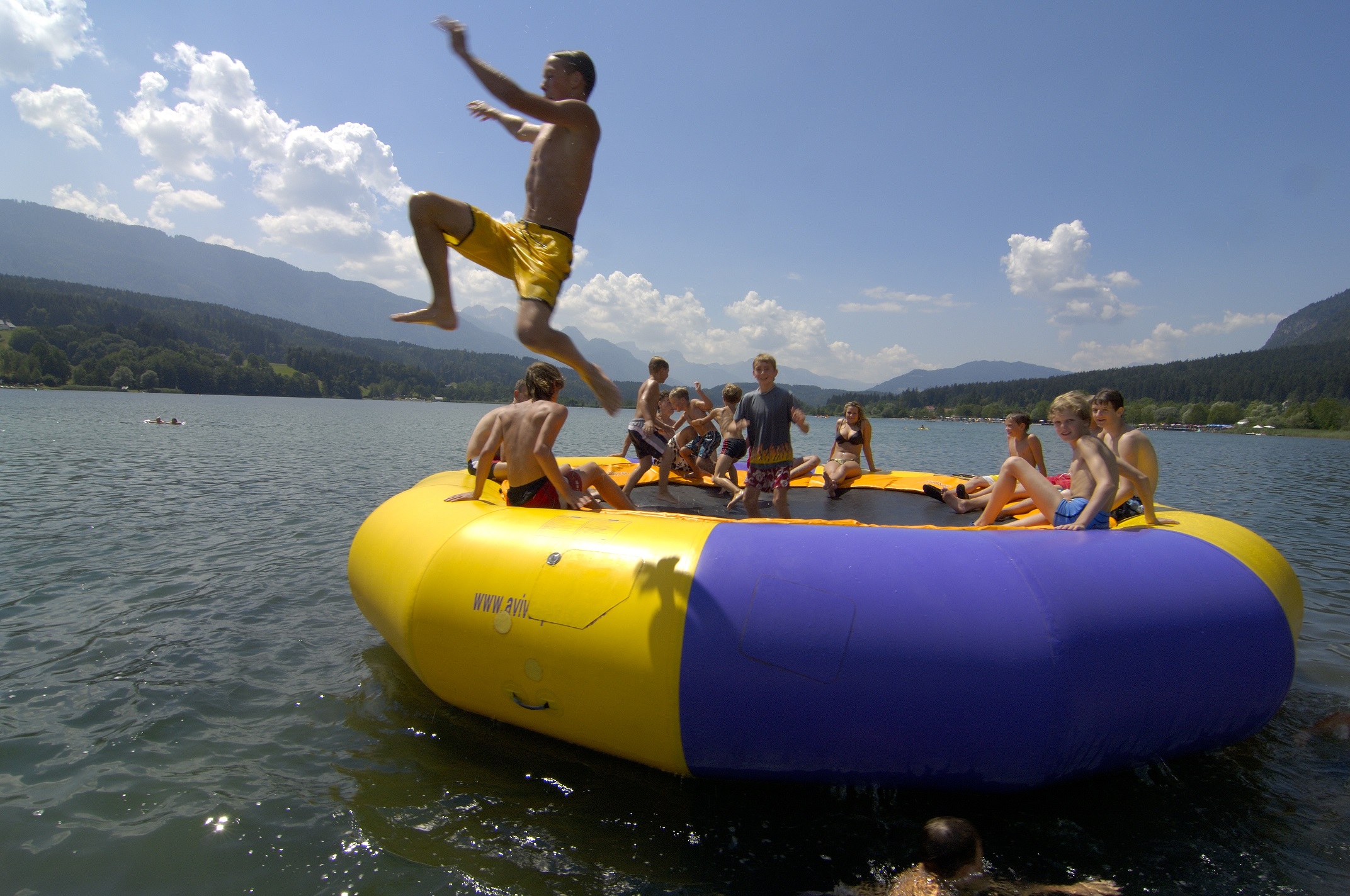 Im Wasser und am Strand gibt's jede Menge Spaß. (Foto: schluga.com)