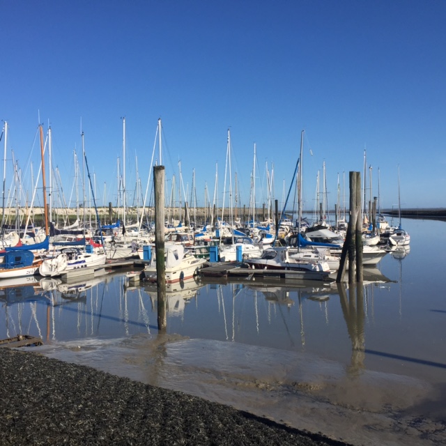 Yachthafen von Besersiel / Fähranleger Langenoog