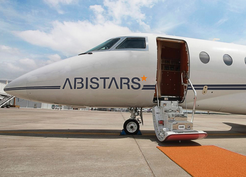 ABISTARS fliegt für die Abiturienten 2015 extra Stars ein