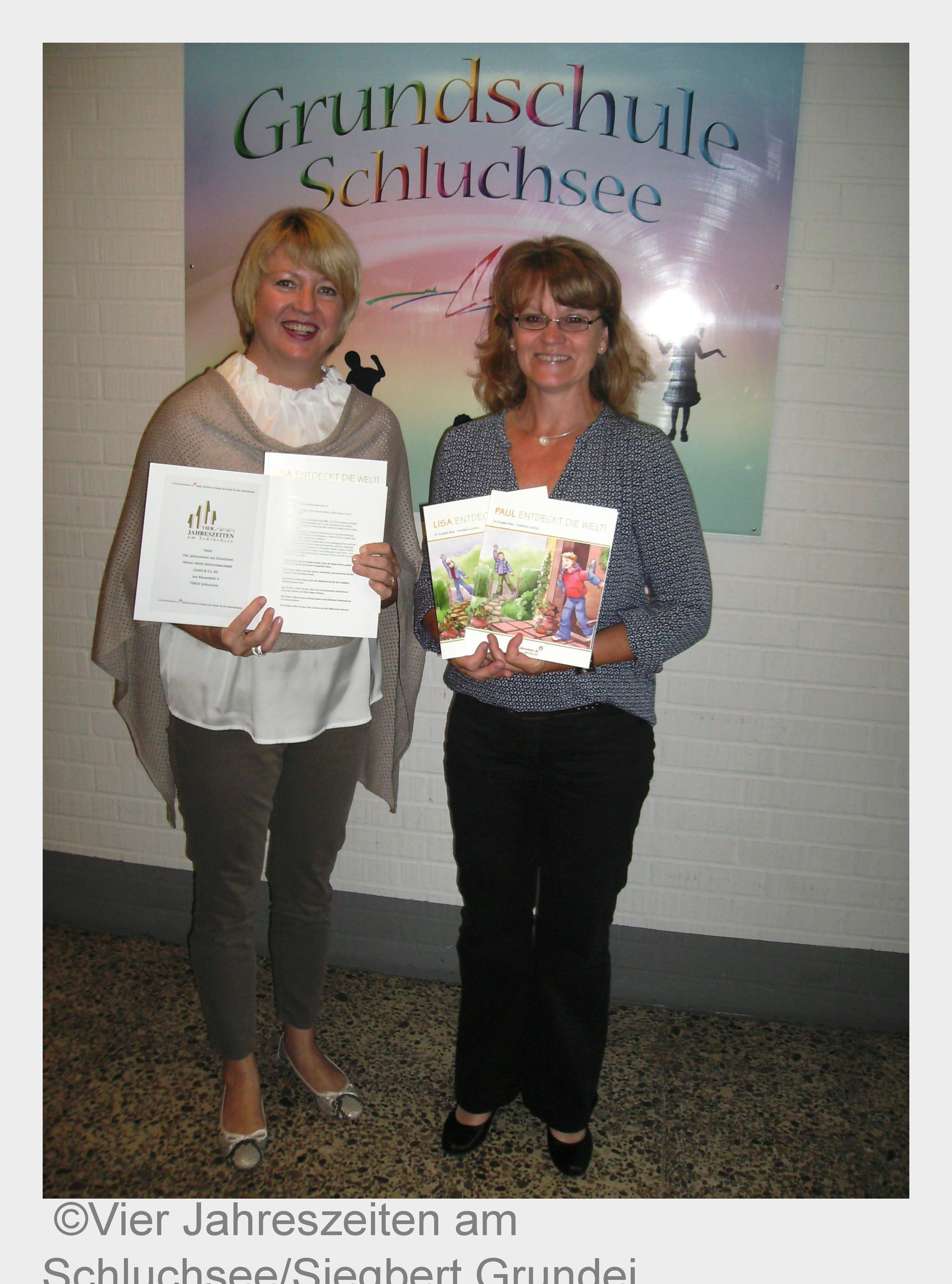 Diane Hergarden (li) und Angela Zillessen, Direktorin der Grundschule Schluchsee (Bildquelle: Vier J Diane Hergarden (li) und Angela Zillessen, Direktorin der Grundschule Schluchsee (Bildquelle: Vier J