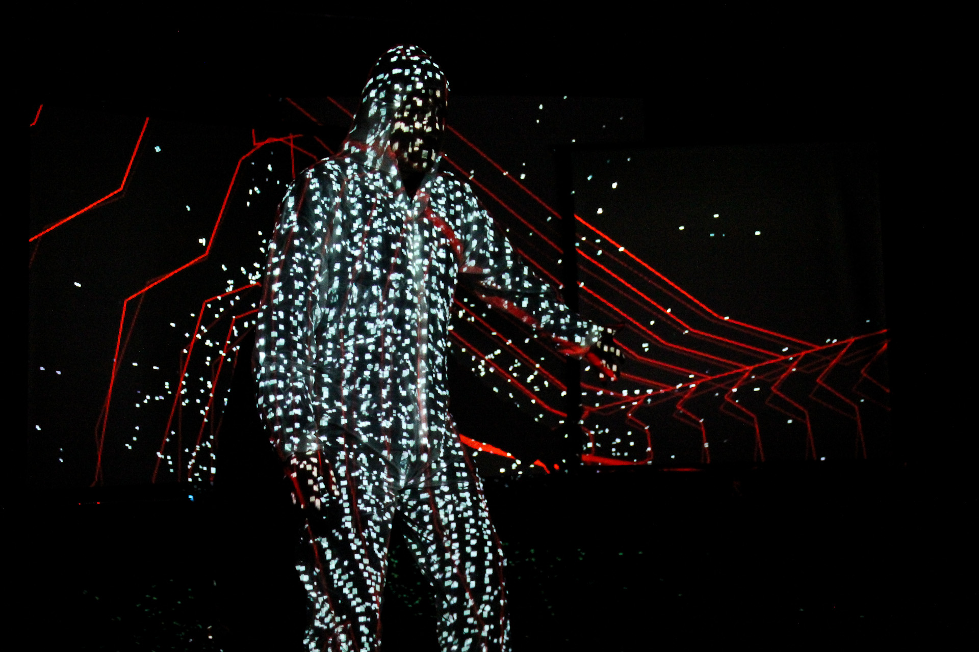 Am 20. Juni 2015 verwandeln Multimediakünstler das Harry Klein in München mittels Videomapping in ei Am 20. Juni 2015 verwandeln Multimediakünstler das Harry Klein in München mittels Videomapping in ei