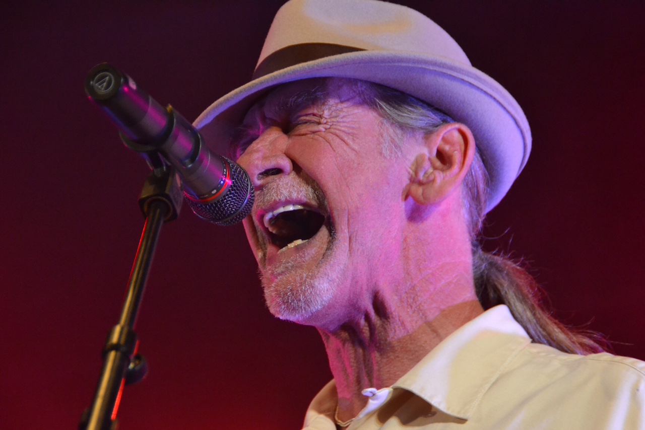 Alex Ligertwood, die Stimme von Santana, kommt zum internationalen Blues- & Jazzfestival in das Welt Alex Ligertwood, die Stimme von Santana, kommt zum internationalen Blues- & Jazzfestival in das Welt
