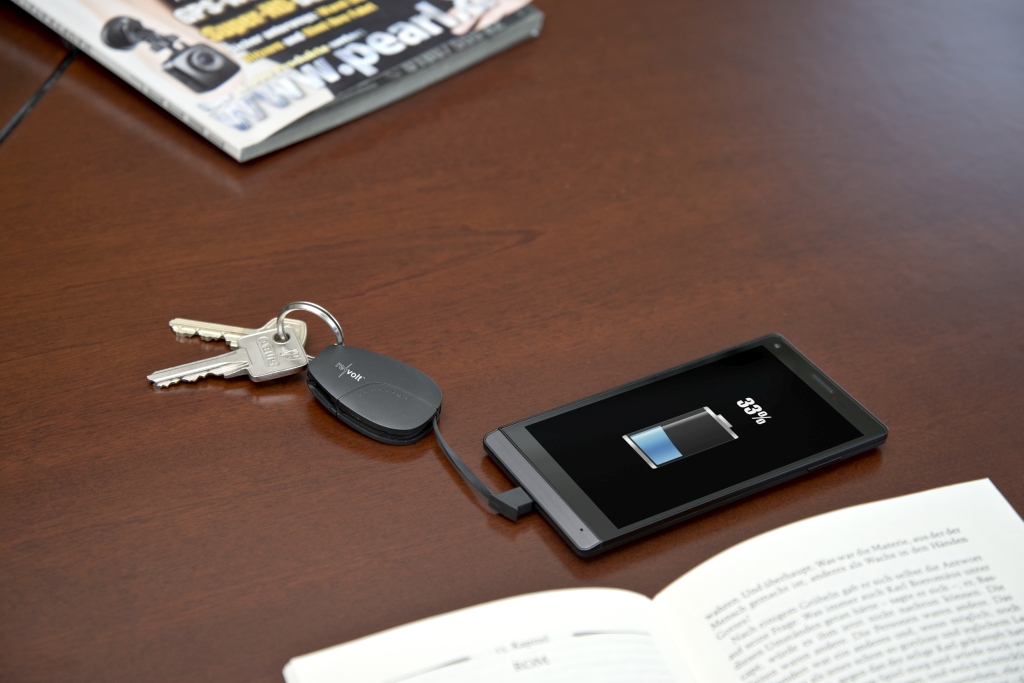 revolt Schlüsselanhänger-Powerbank mit 420 mAh& micro-USB-Kabel, www.pearl.de revolt Schlüsselanhänger-Powerbank mit 420 mAh& micro-USB-Kabel, www.pearl.de