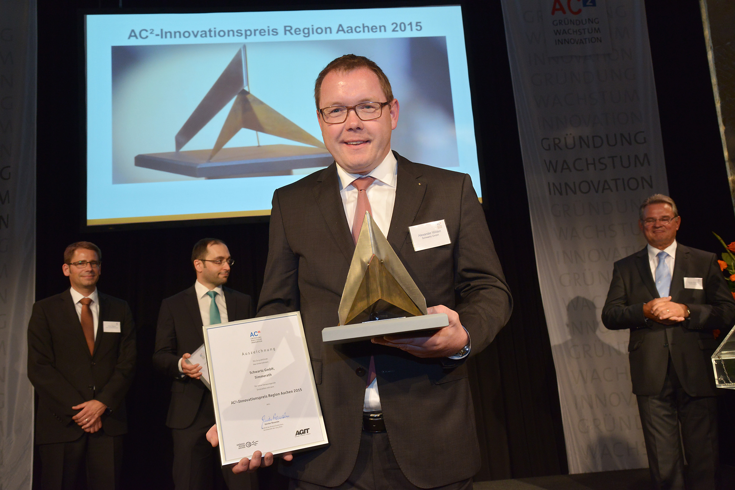 Alexander Wilden, der geschäftsführende Gesellschafter der schwartz GmbH, bei der Preisverleihung Alexander Wilden, der geschäftsführende Gesellschafter der schwartz GmbH, bei der Preisverleihung