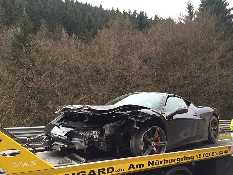 Crash auf dem Nürburgring .. Das Können verlor gegen die Physik ;) Crash auf dem Nürburgring .. Das Können verlor gegen die Physik ;)