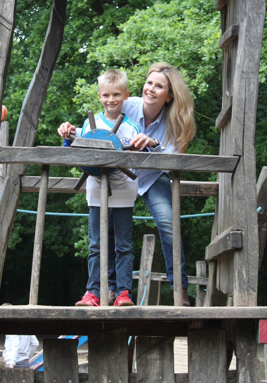 Michaela Schaffrath trifft den 8-jährigen Paul, der an einem angeborenen Immundefekt leidet. Michaela Schaffrath trifft den 8-jährigen Paul, der an einem angeborenen Immundefekt leidet.