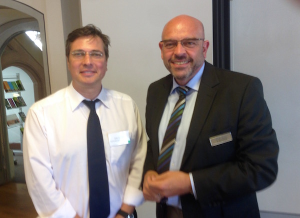 Datenschutzexperte Peter Suhling und Oberbürgermeister Heiner Bernhard
